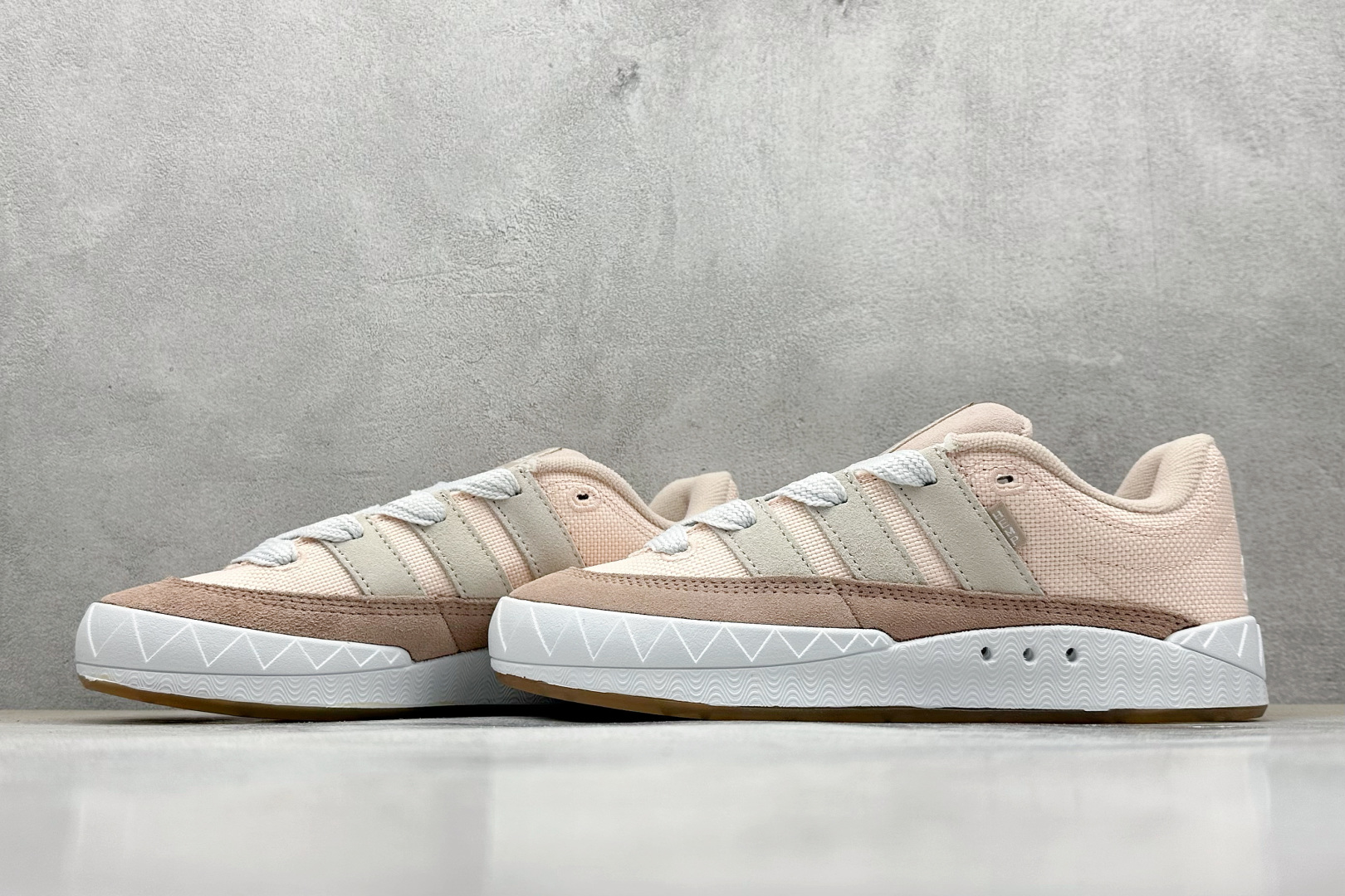 TG版 Adidas Adimatic Low 马蒂奇系列低帮 复古鲨鱼面包鞋运动休闲滑板板鞋 HQ6909