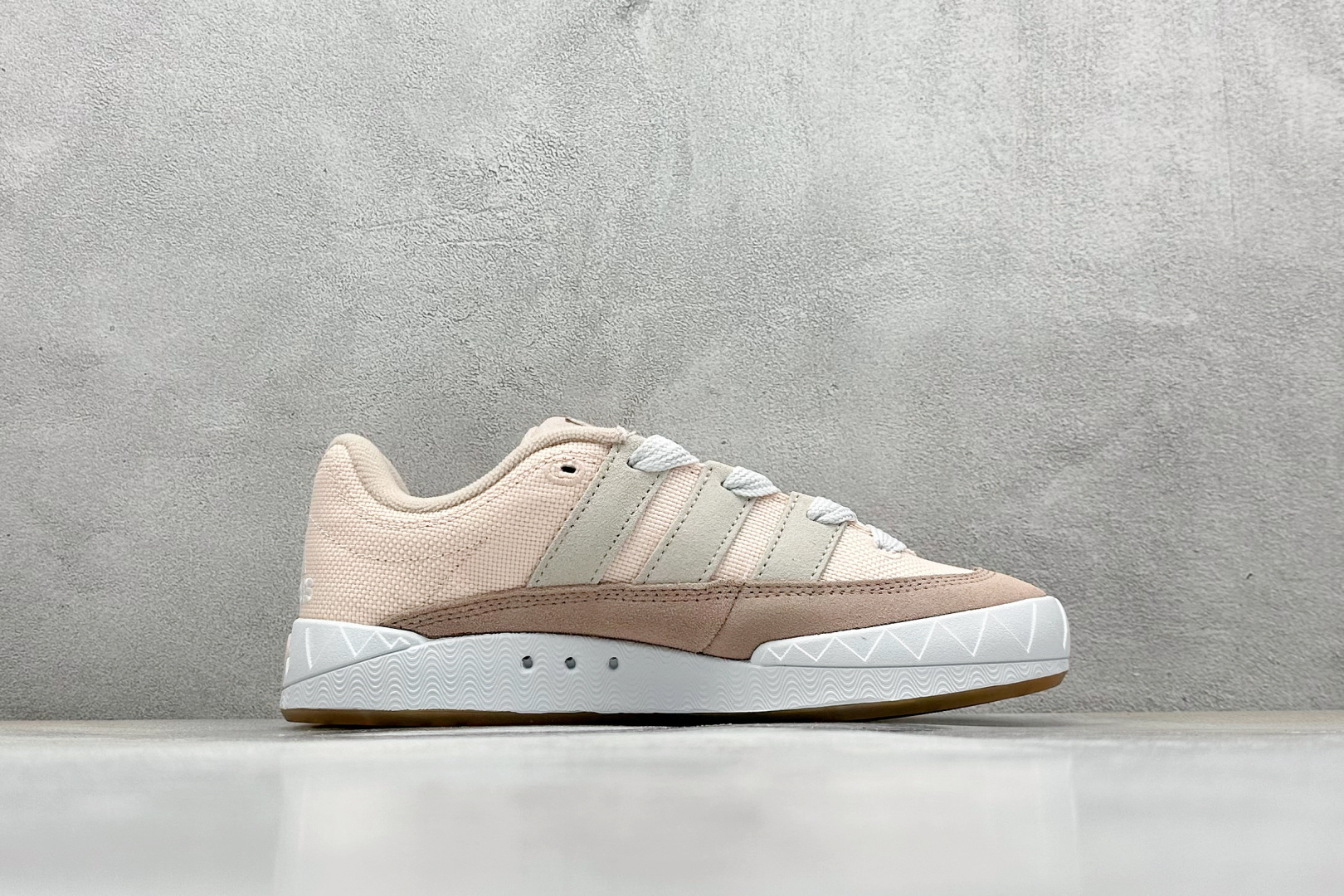 TG版 Adidas Adimatic Low 马蒂奇系列低帮 复古鲨鱼面包鞋运动休闲滑板板鞋 HQ6909