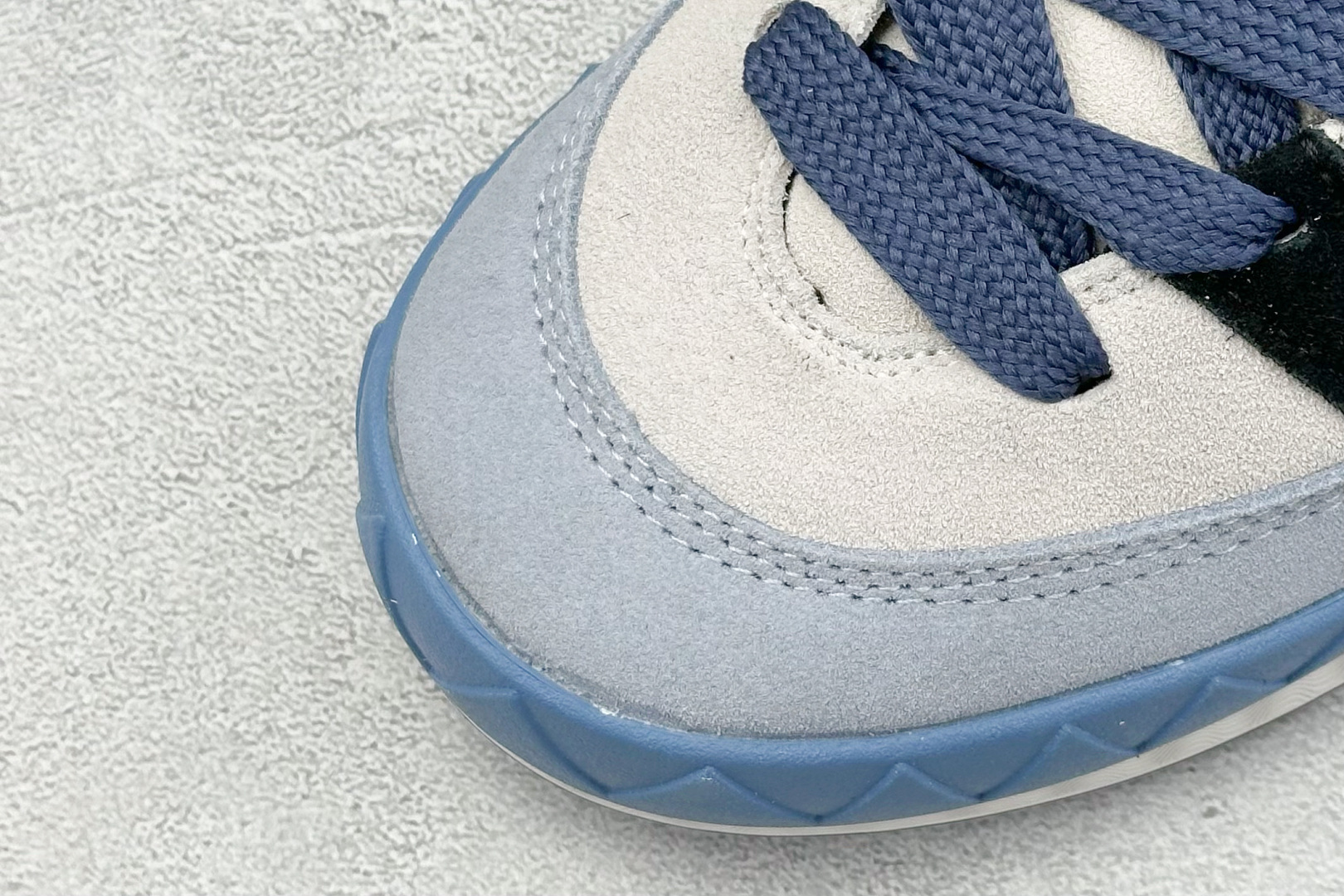 TG版 Adidas Adimatic Low 马蒂奇系列低帮 复古鲨鱼面包鞋运动休闲滑板板鞋 IG6006