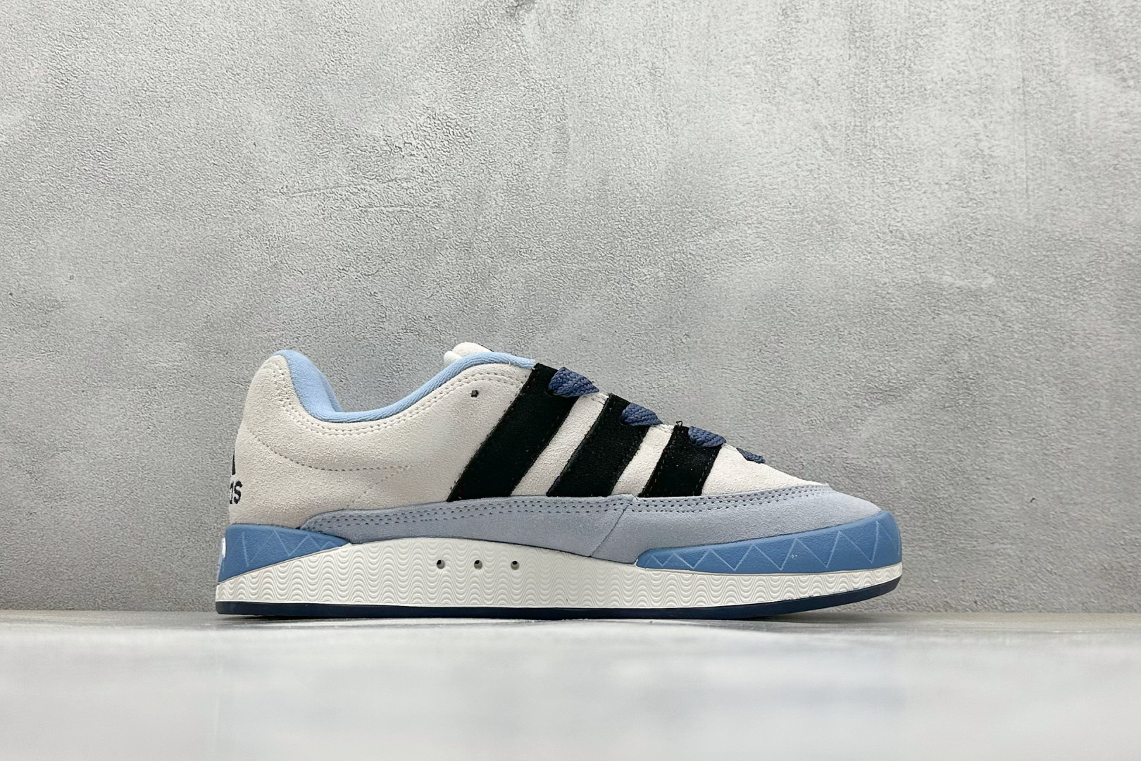 TG版 Adidas Adimatic Low 马蒂奇系列低帮 复古鲨鱼面包鞋运动休闲滑板板鞋 IG6006