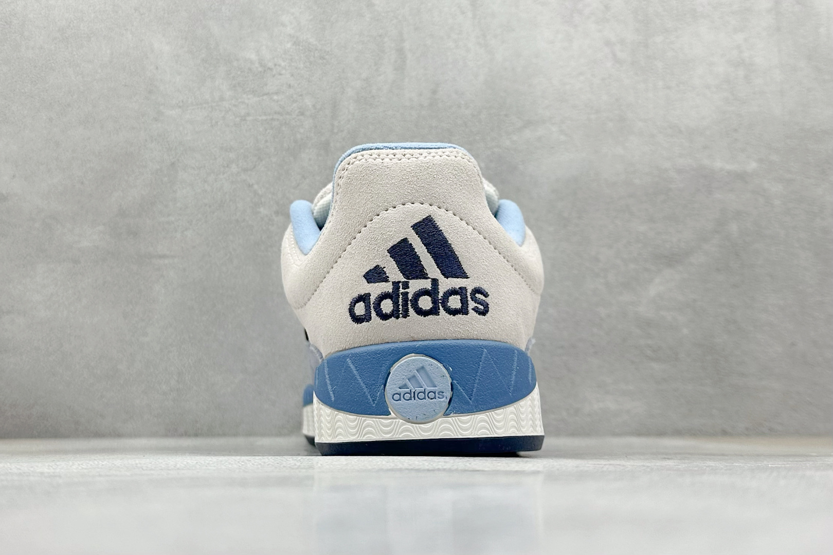 TG版 Adidas Adimatic Low 马蒂奇系列低帮 复古鲨鱼面包鞋运动休闲滑板板鞋 IG6006