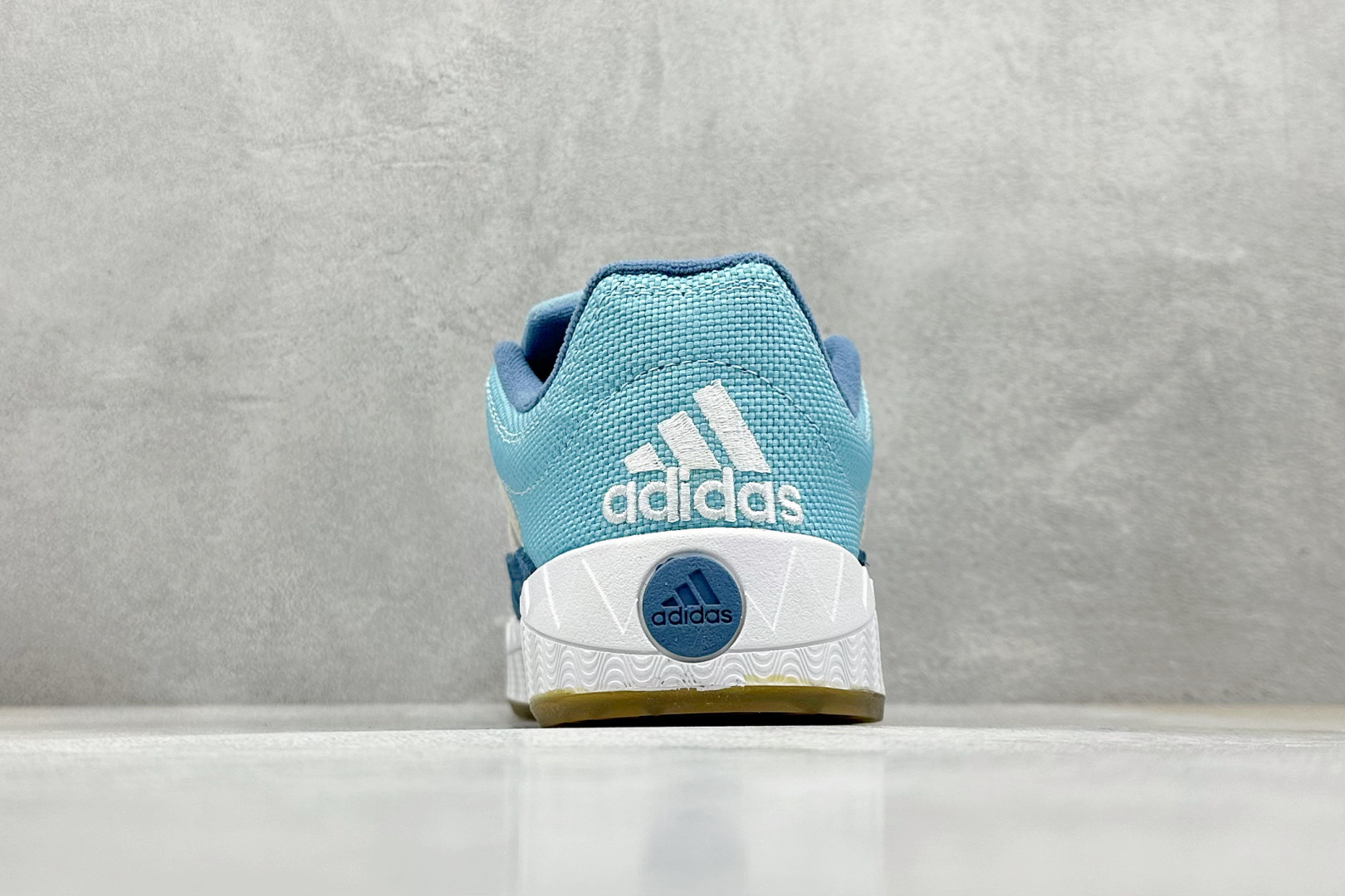 TG版 Adidas Adimatic Low 马蒂奇系列低帮 复古鲨鱼面包鞋运动休闲滑板板鞋 HQ6908