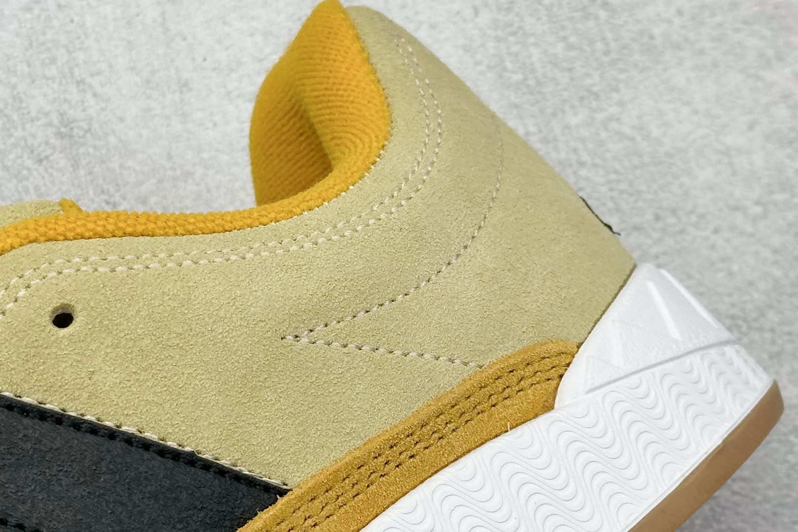TG版 Adidas Adimatic Low 马蒂奇系列低帮 复古鲨鱼面包鞋运动休闲滑板板鞋 IF0513