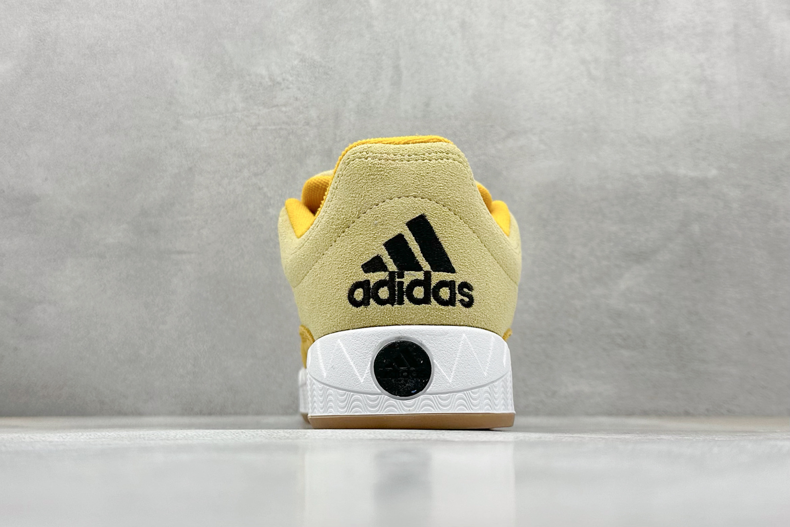 TG版 Adidas Adimatic Low 马蒂奇系列低帮 复古鲨鱼面包鞋运动休闲滑板板鞋 IF0513