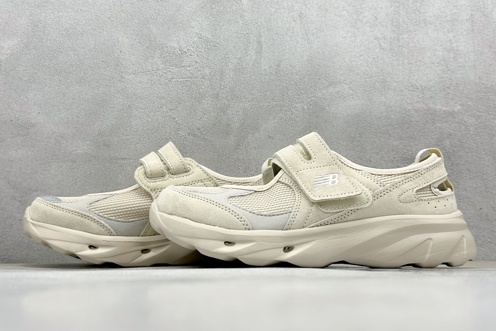 180 New Balance 公主鞋 玛丽珍网面拼接魔术贴凉鞋 SD2203
