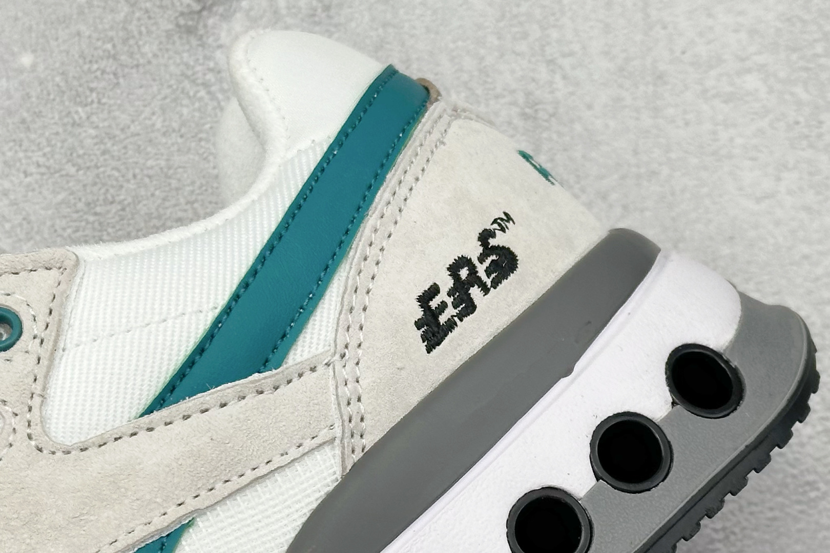 Reebok Classic Harman Ripple 防滑透气 低帮休闲跑步鞋 锐步复古潮流街头低帮休闲板鞋 25351975
