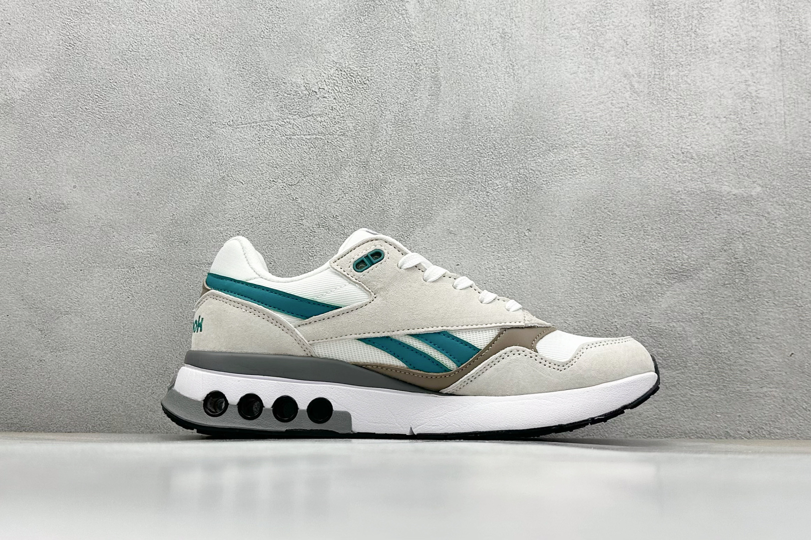 Reebok Classic Harman Ripple 防滑透气 低帮休闲跑步鞋 锐步复古潮流街头低帮休闲板鞋 25351975
