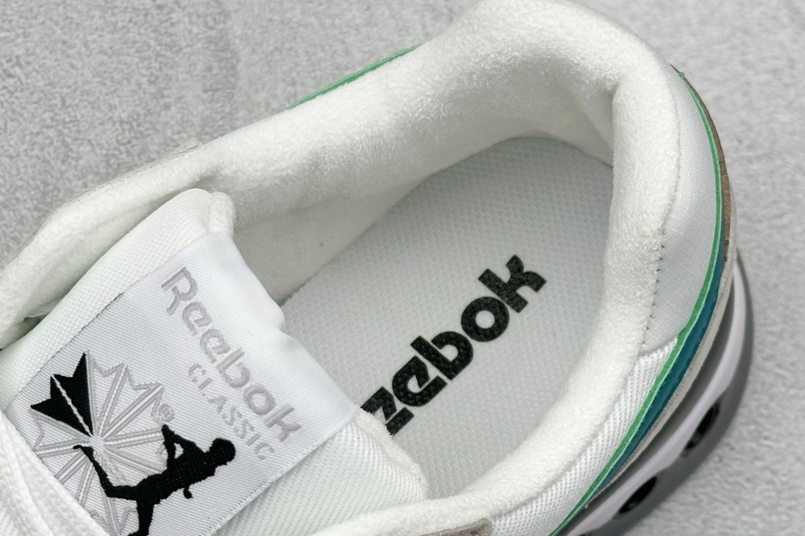 Reebok Classic Harman Ripple 防滑透气 低帮休闲跑步鞋 锐步复古潮流街头低帮休闲板鞋 25351975