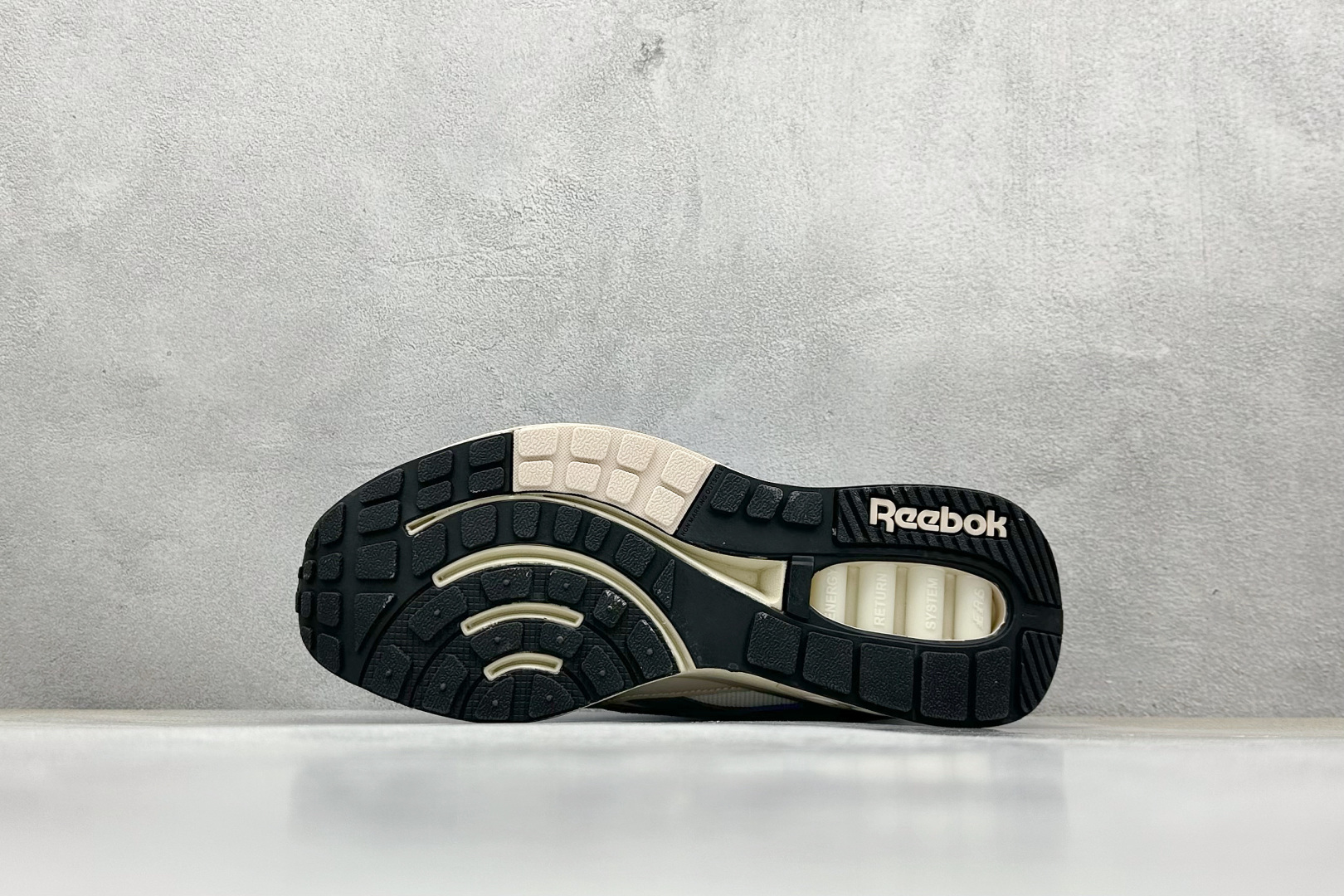 180 Reebok Classic Harman Ripple 防滑透气 低帮休闲跑步鞋 135334198