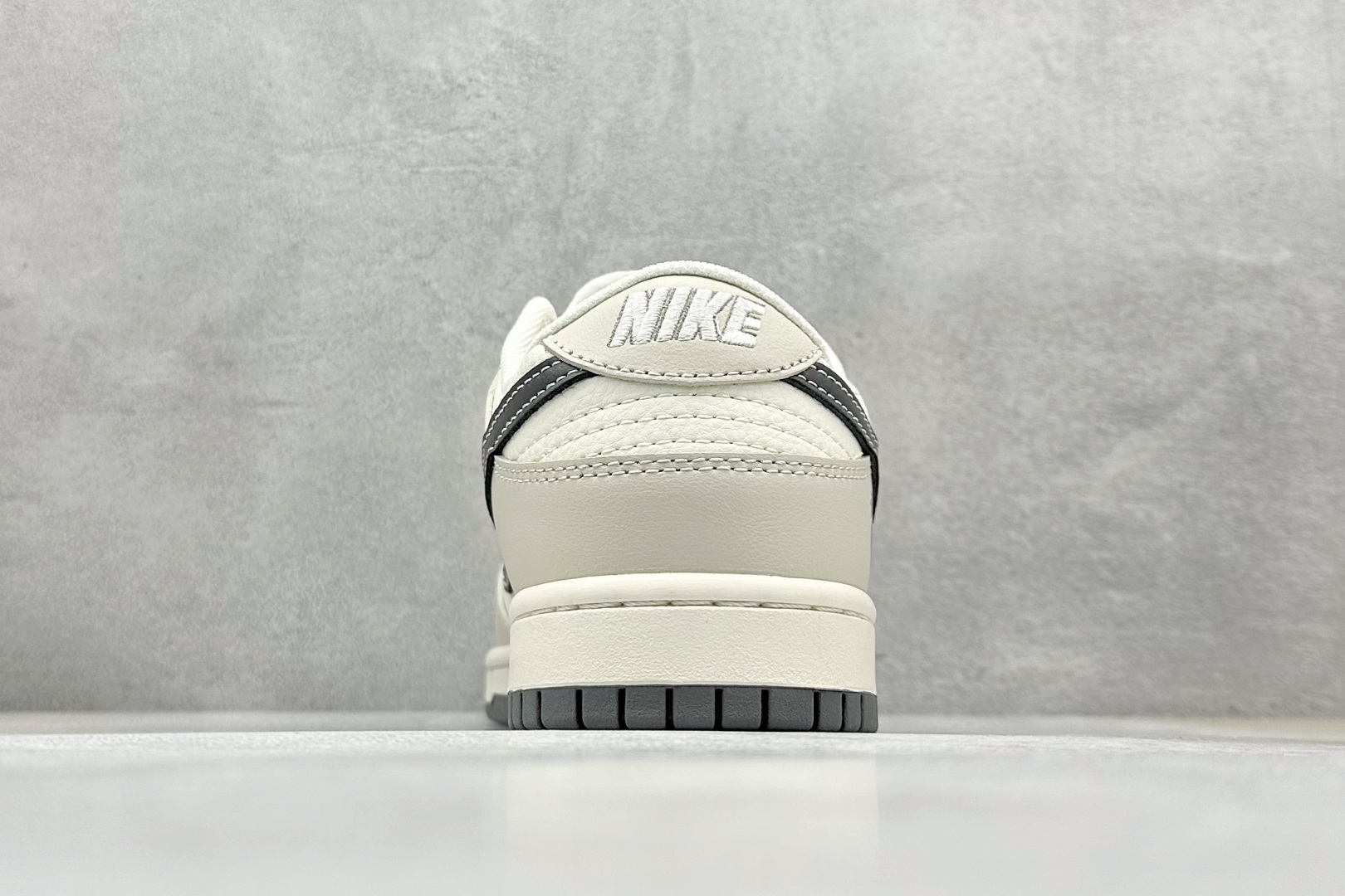 Nike SB Dunk Low x Stussy 米白小勾 XF8698-085