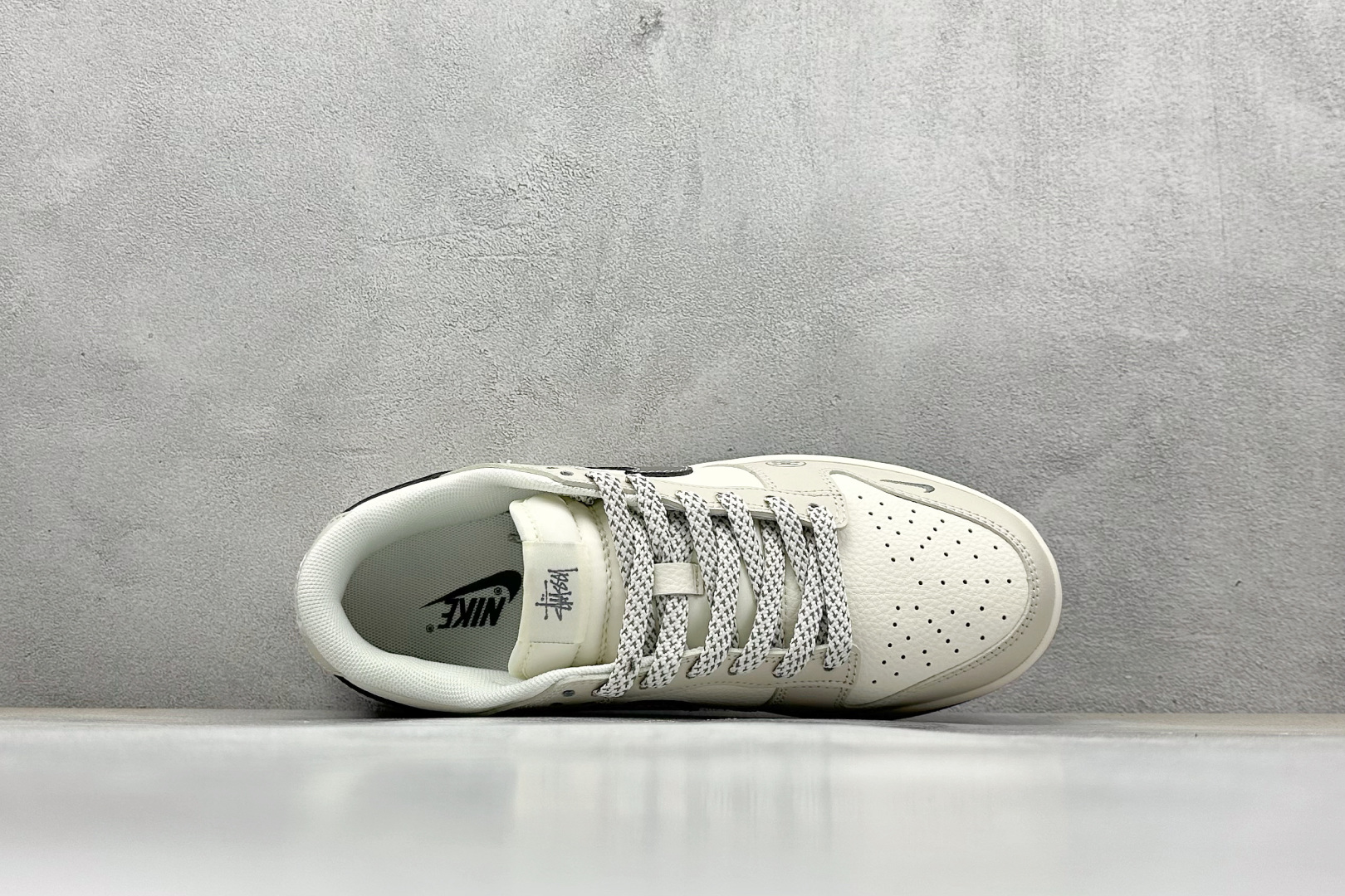 Nike SB Dunk Low x Stussy 米白小勾 XF8698-085