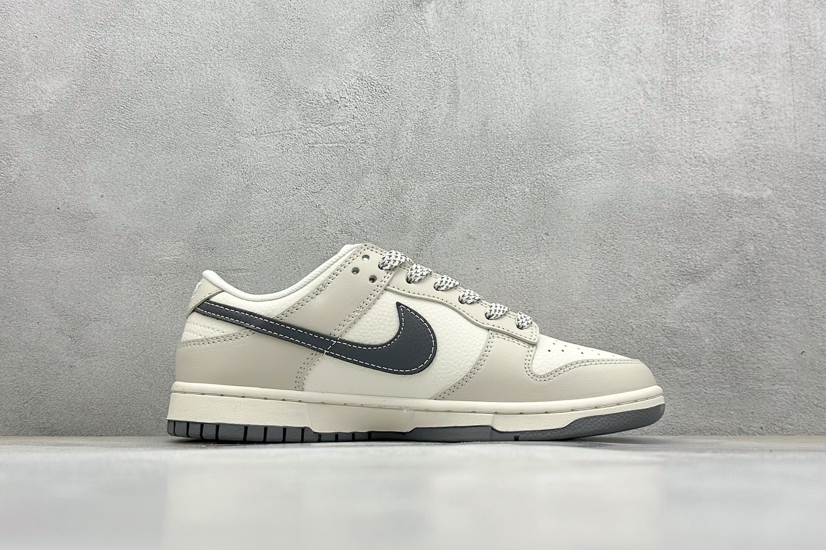 Nike SB Dunk Low x Stussy 米白小勾 XF8698-085