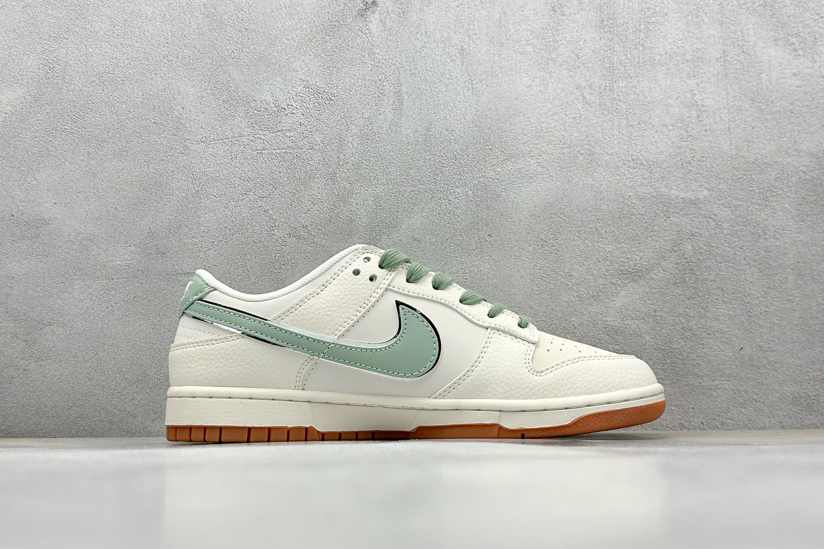 Nike SB Dunk Low x Supreme 白绿小勾 XF8698-089
