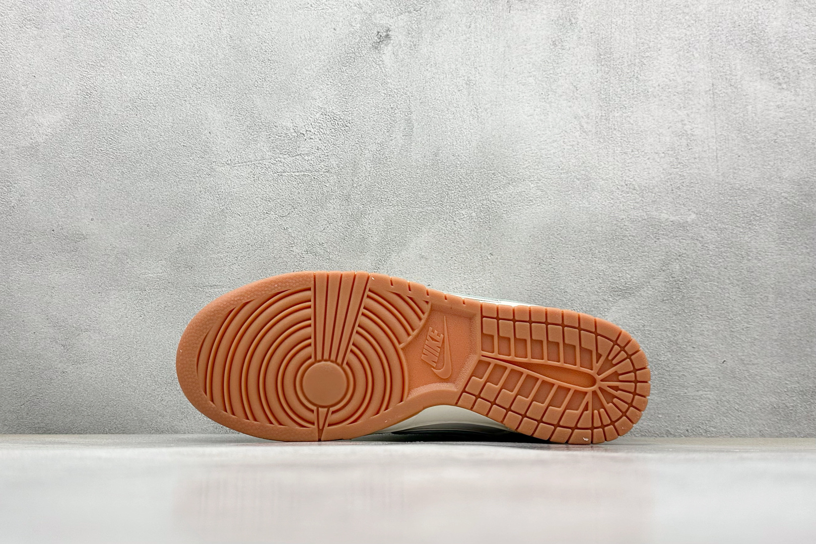 Nike SB Dunk Low x Supreme 白绿小勾 XF8698-089
