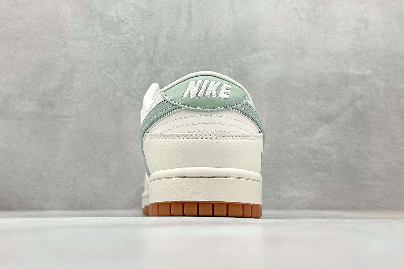 Nike SB Dunk Low x Supreme 白绿小勾 XF8698-089