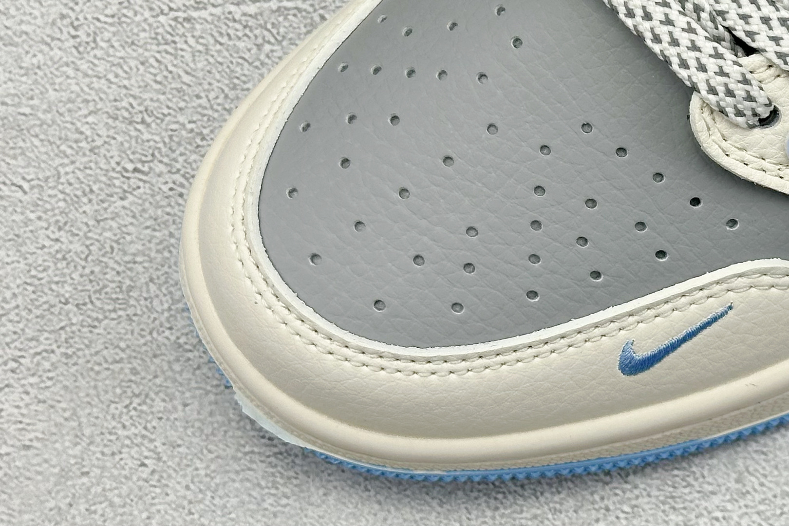 Travis Scott x Nike Air Jordan 1 Low x GUCCI Air Jordan 1 Low 反转白蓝灰小钩满天星倒钩 HS8068-008
