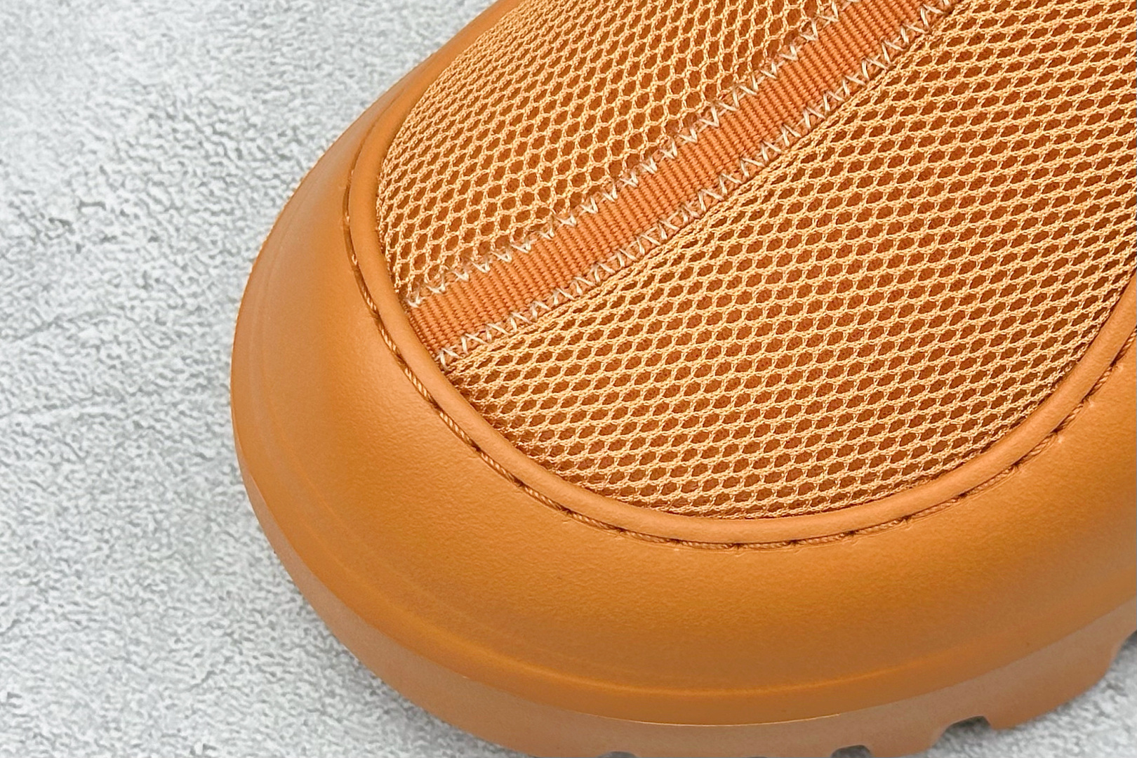 UGG Tasman Lug 绒面革圆头轻盈低帮生活休闲鞋凉鞋