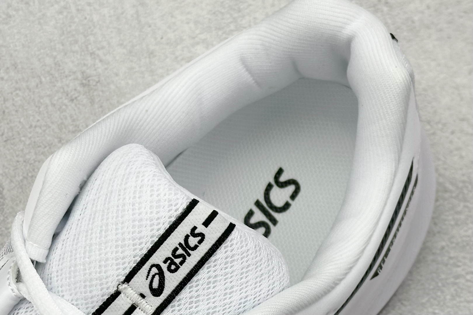 200 ASICS亚瑟士GEL-CHALLENGER 缓震防滑网球鞋 1041A510-002