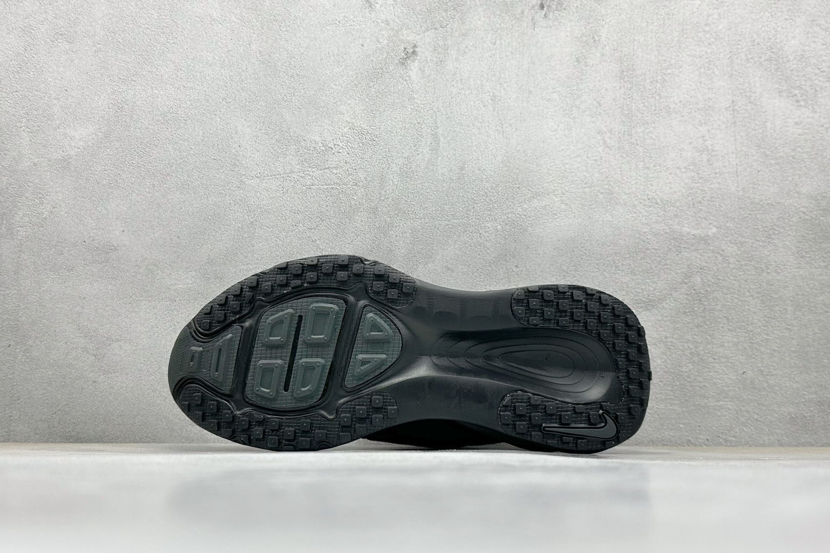 RS版 NK Zoom VOMERO 18 轻量跑鞋 耐克网透面气 训跑练步鞋 HM6803-005