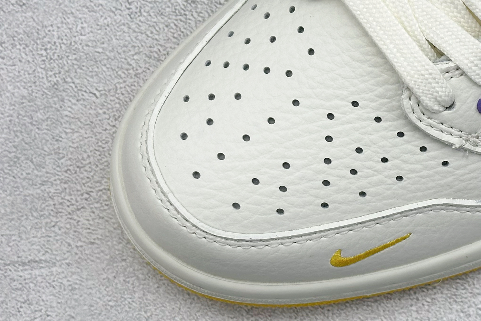 终端放店
SC版 Travis Scott x Fragment Design x Air Jorda