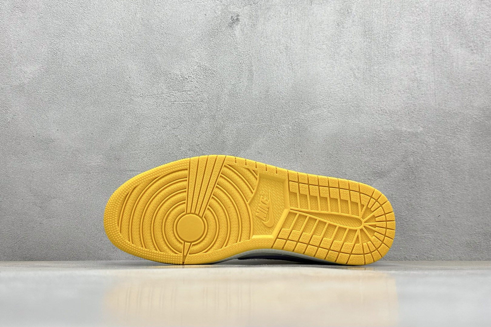终端放店
SC版 Travis Scott x Fragment Design x Air Jorda