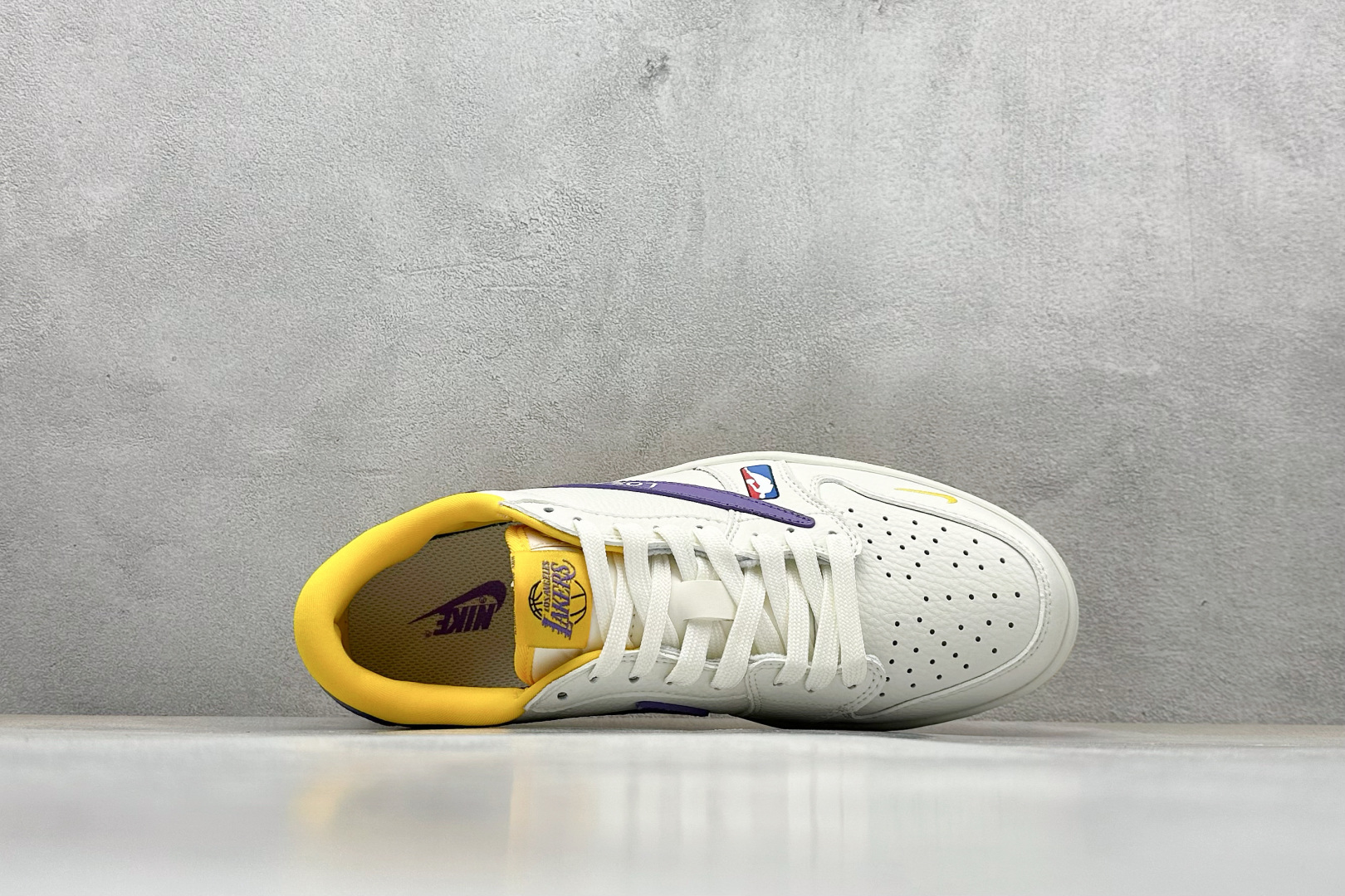 终端放店
SC版 Travis Scott x Fragment Design x Air Jorda