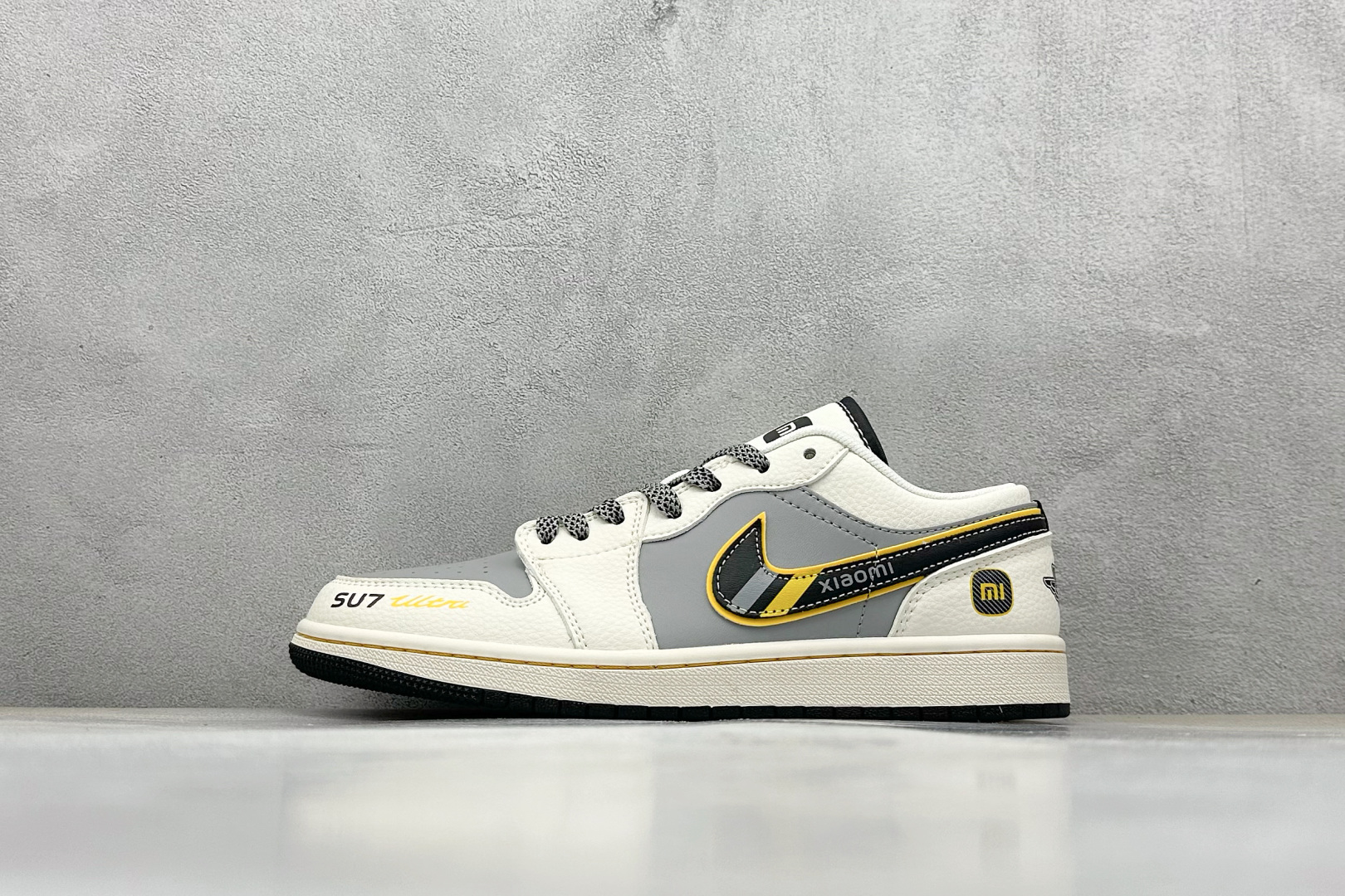  终端放店
XC版 Air Jordan 1 Low AJ1 乔1 小米 SU7Ulltru 高端定制 