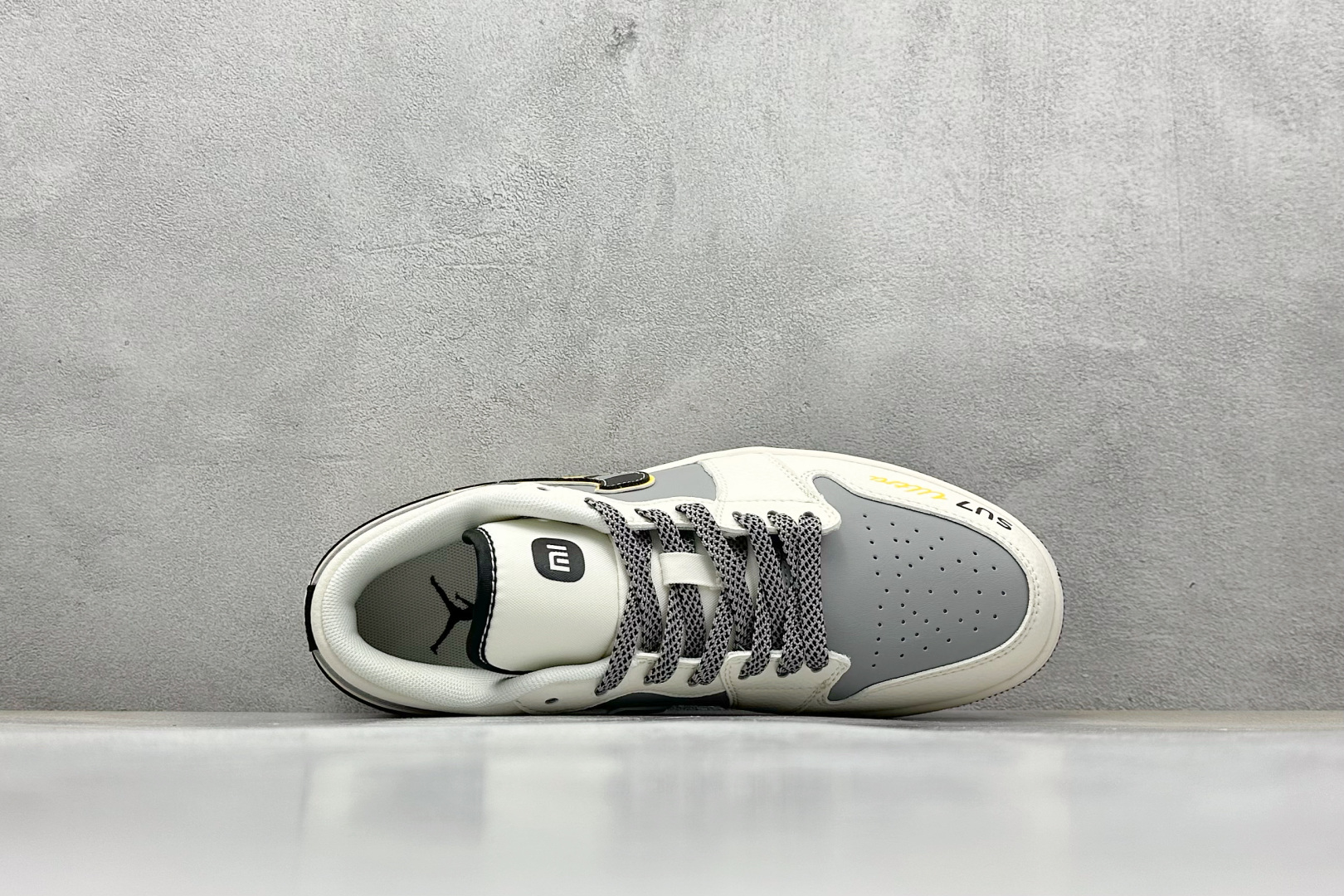  终端放店
XC版 Air Jordan 1 Low AJ1 乔1 小米 SU7Ulltru 高端定制 