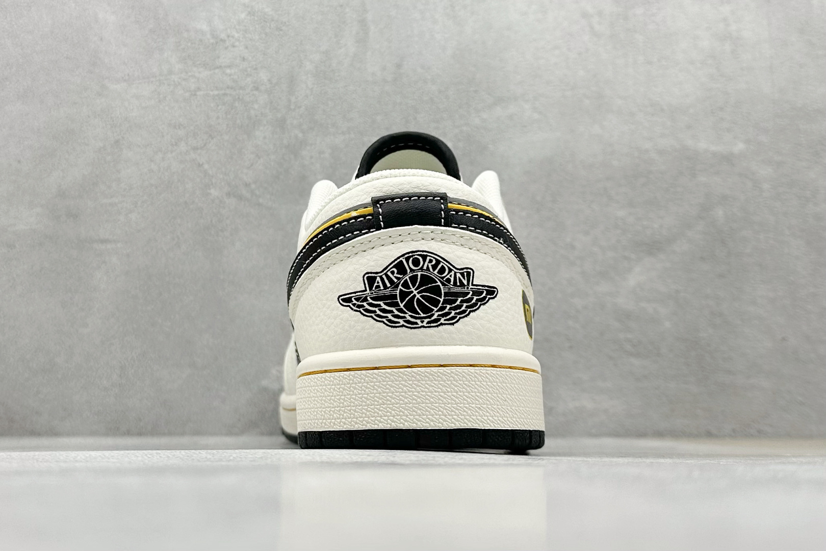  终端放店
XC版 Air Jordan 1 Low AJ1 乔1 小米 SU7Ulltru 高端定制 
