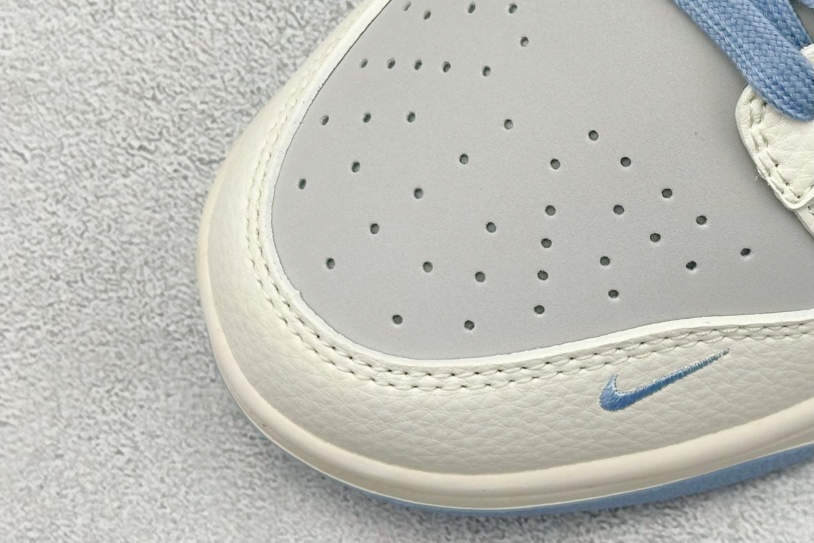 Nike SB Dunk Low Balenciaga联名 米浅蓝勾 周年高端定制 低帮休闲板鞋 ZH2598-273
