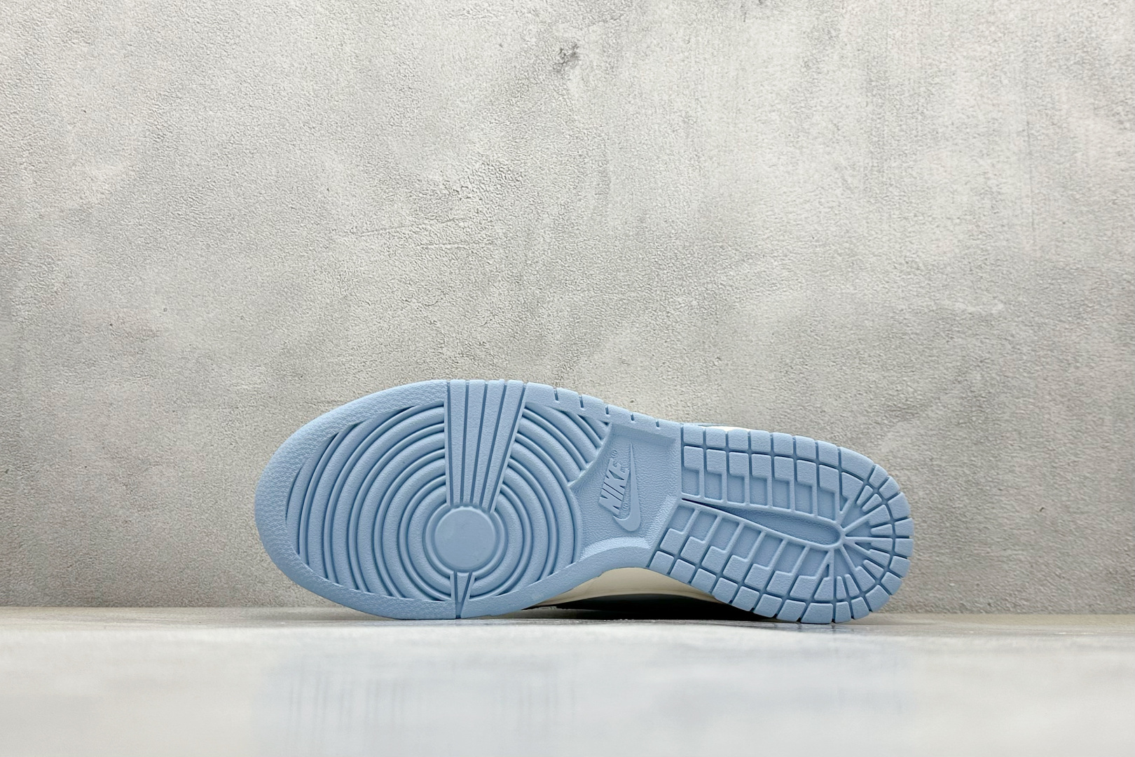 Nike SB Dunk Low Balenciaga联名 米浅蓝勾 周年高端定制 低帮休闲板鞋 ZH2598-273