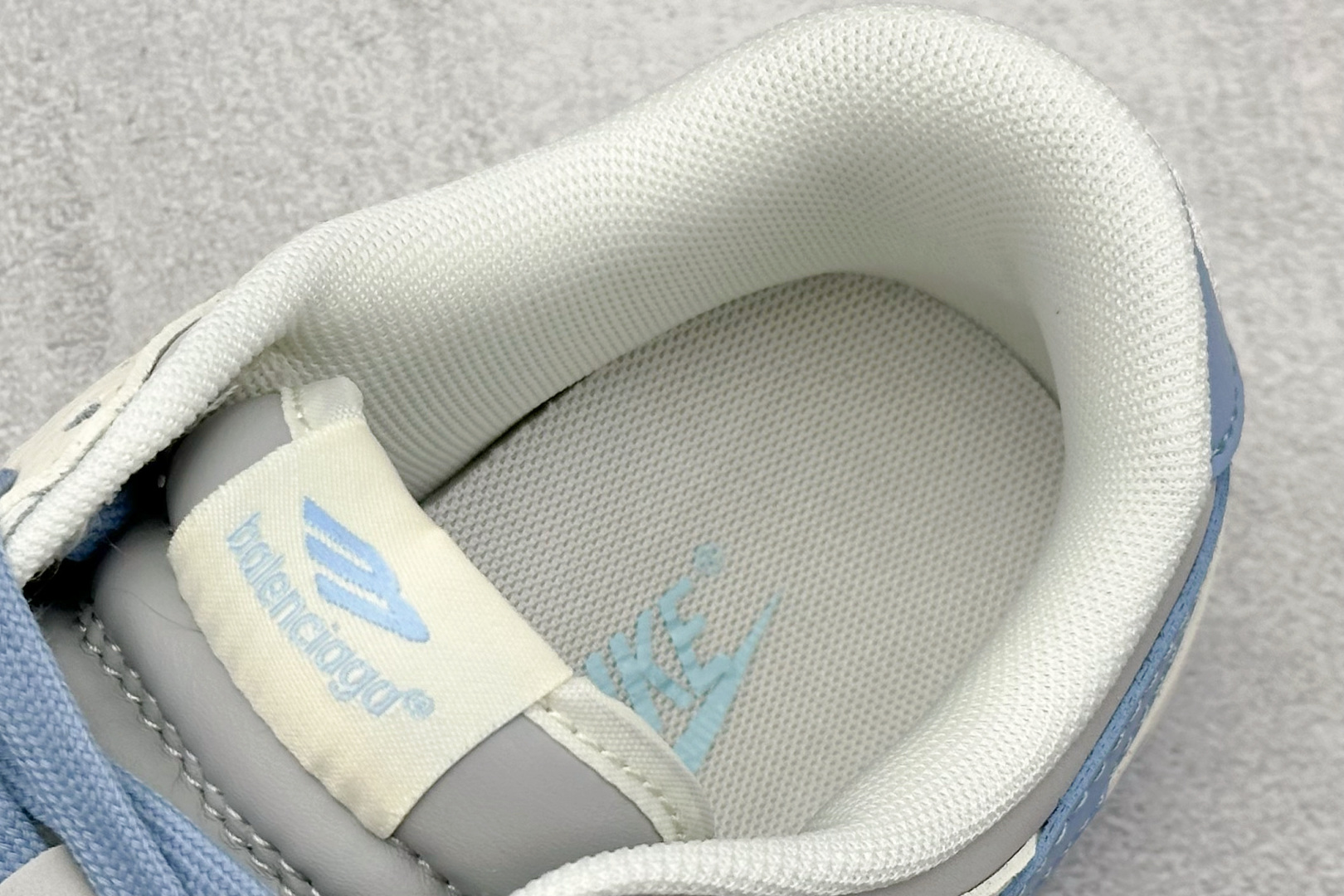 Nike SB Dunk Low Balenciaga联名 米浅蓝勾 周年高端定制 低帮休闲板鞋 ZH2598-273