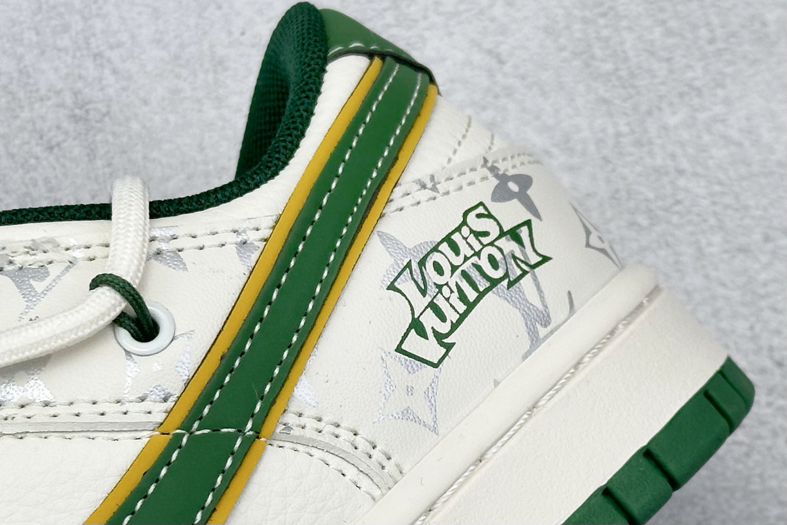 Nike SB Dunk Low LV联名 绑带绿勾 周年高端定制 低帮休闲板鞋 DM6868-103