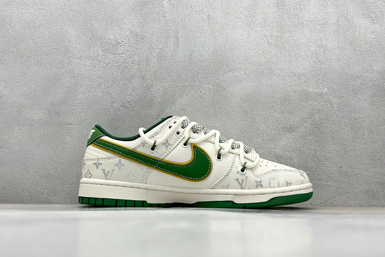 Nike SB Dunk Low LV联名 绑带绿勾 周年高端定制 低帮休闲板鞋 DM6868-103
