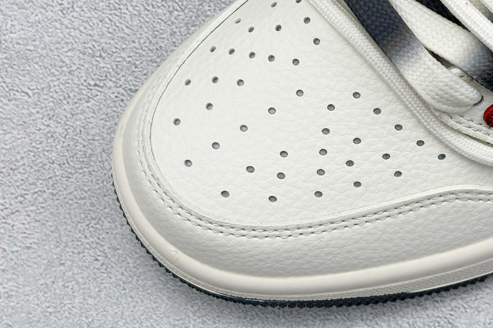 Travis Scott x Fragment Design x Air Jordan 1 Low OG SP AJ1 Supreme联名 红黑勾抽绳 低帮文化休闲板鞋 DM6868-109