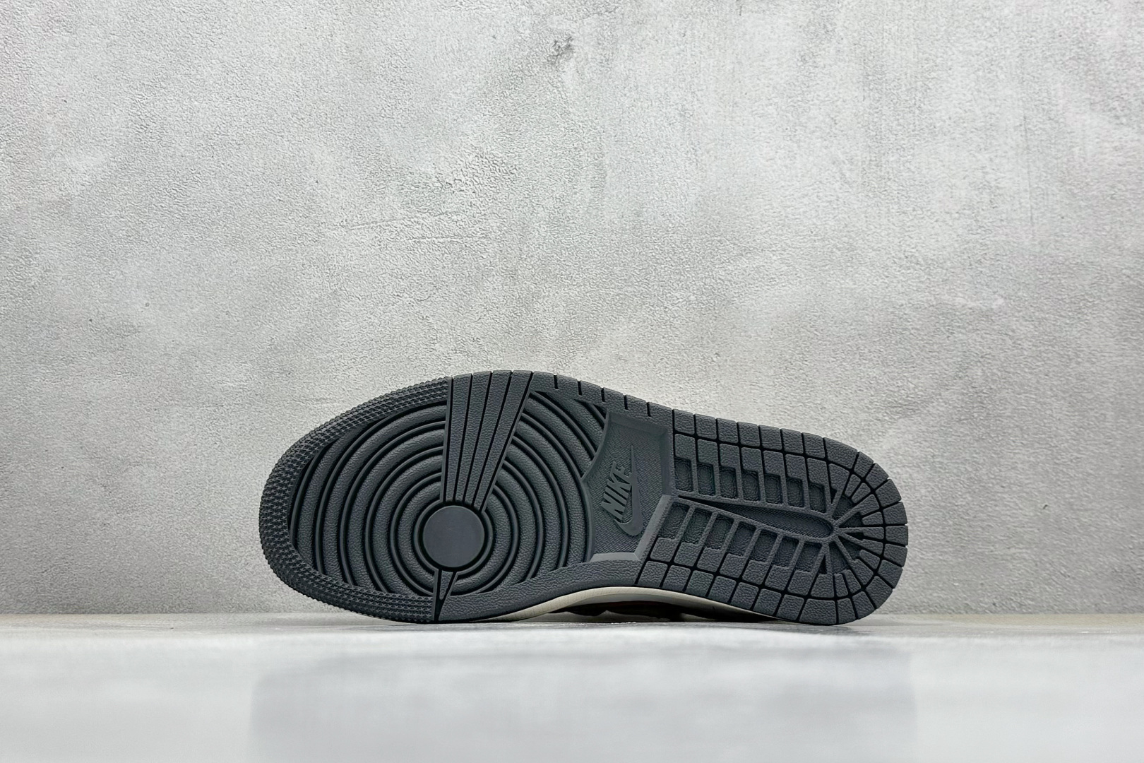 Travis Scott x Fragment Design x Air Jordan 1 Low OG SP AJ1 Supreme联名 红黑勾抽绳 低帮文化休闲板鞋 DM6868-109