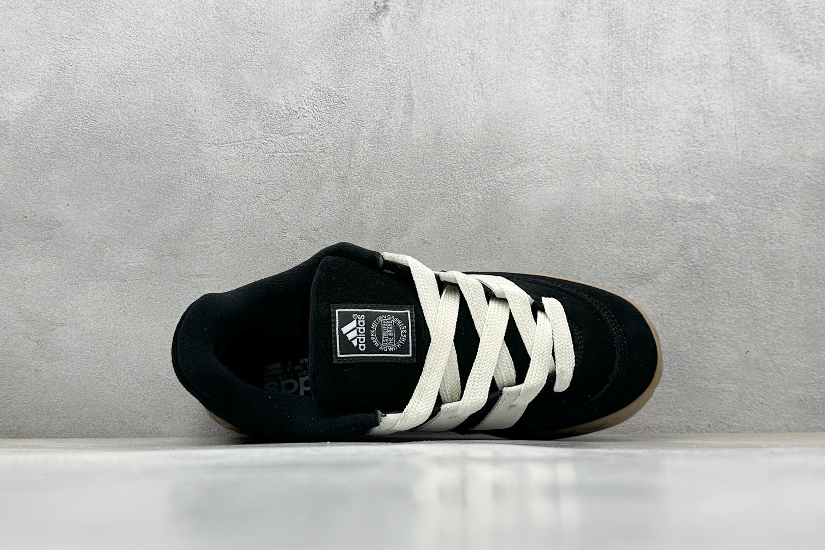 TG版 Adidas Adimatic Low 马蒂奇系列低帮 复古鲨鱼面包鞋运动休闲滑板板鞋 IE2224