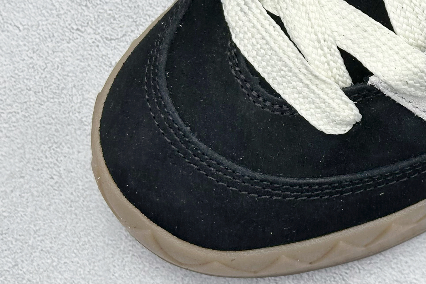 TG版 Adidas Adimatic Low 马蒂奇系列低帮 复古鲨鱼面包鞋运动休闲滑板板鞋 IE2224