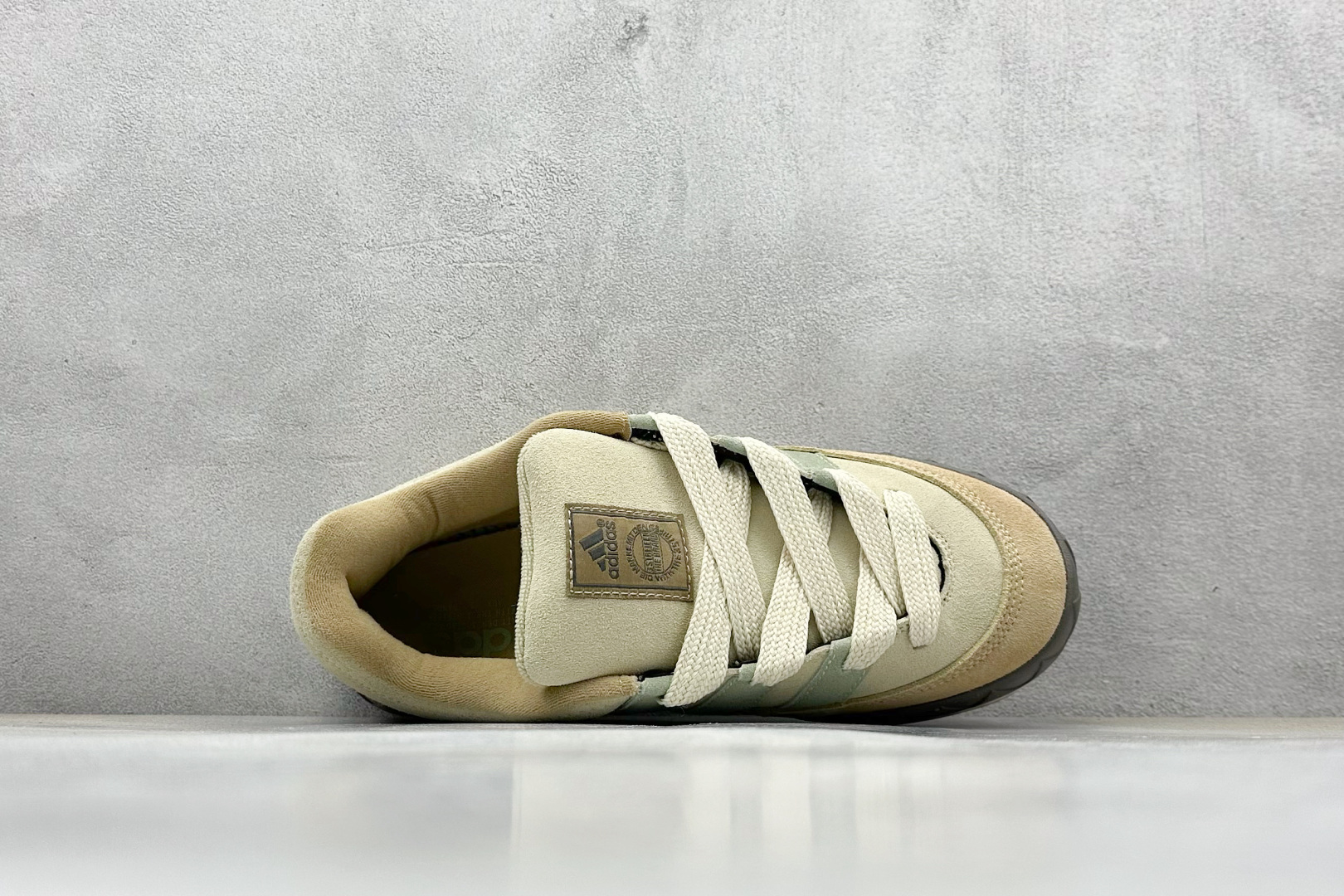 TG版 Adidas Adimatic Low 马蒂奇系列低帮 复古鲨鱼面包鞋运动休闲滑板板鞋 IG6022