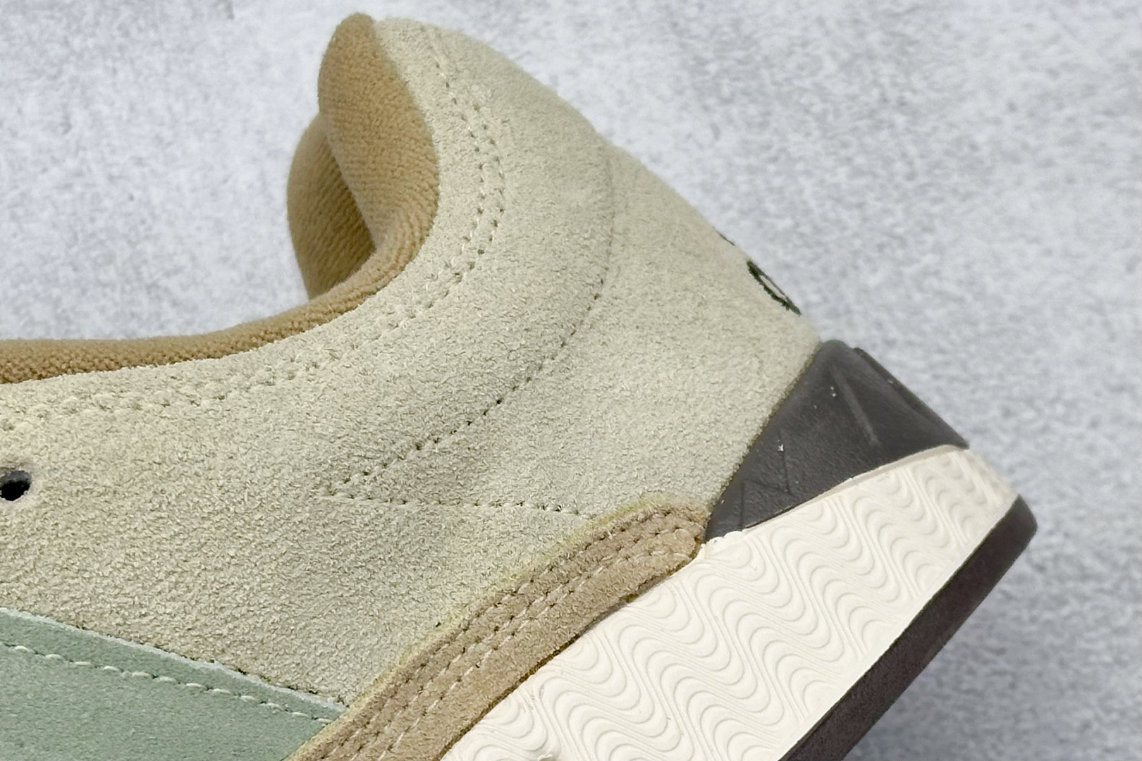 TG版 Adidas Adimatic Low 马蒂奇系列低帮 复古鲨鱼面包鞋运动休闲滑板板鞋 IG6022