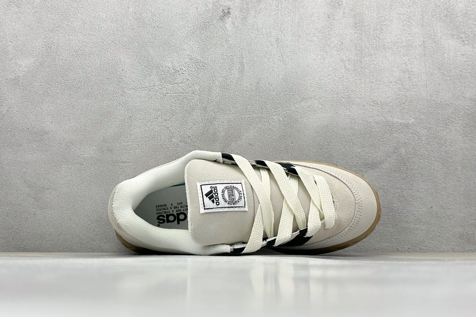 TG版 Adidas Adimatic Low 马蒂奇系列低帮 复古鲨鱼面包鞋运动休闲滑板板鞋 IE2226