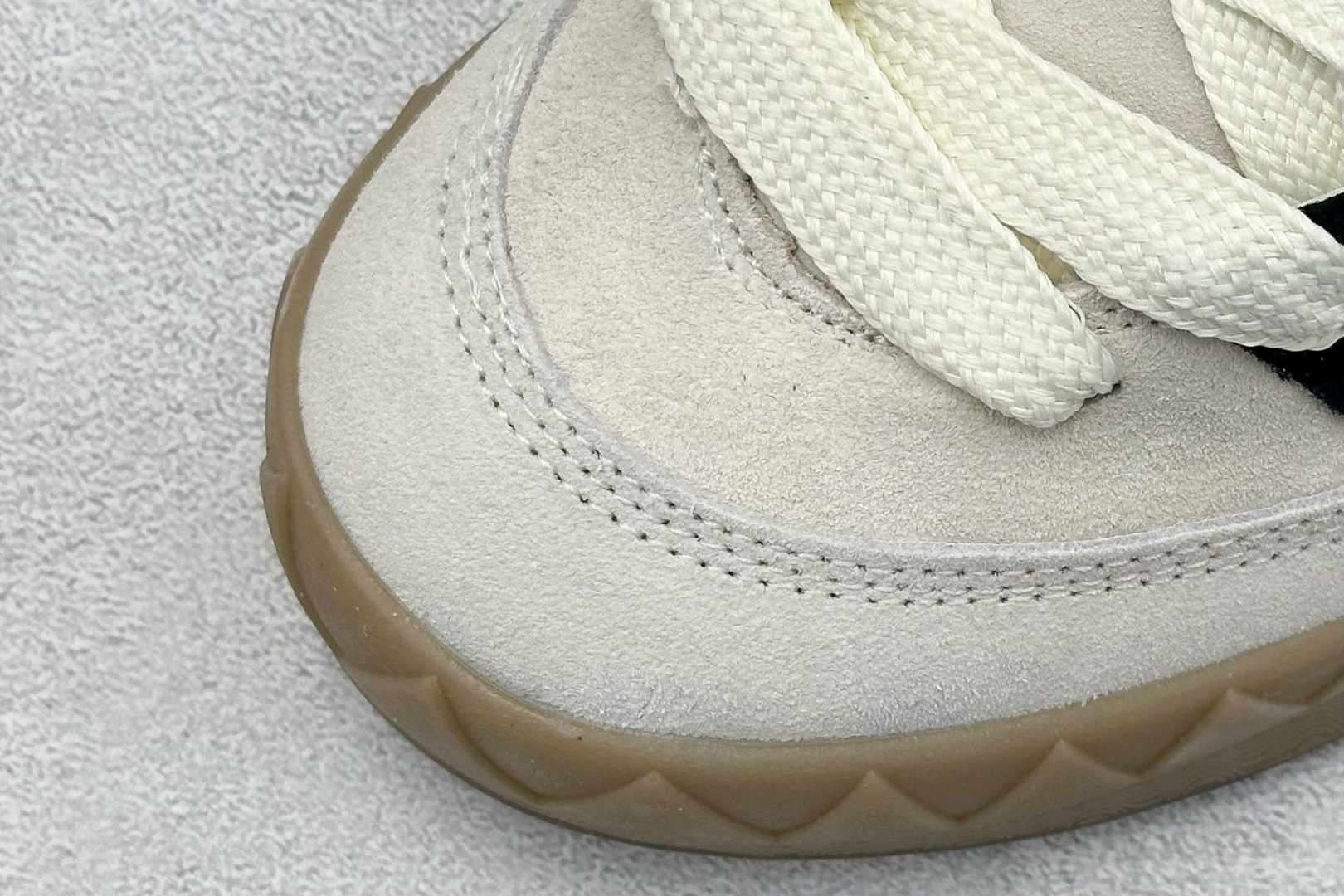 TG版 Adidas Adimatic Low 马蒂奇系列低帮 复古鲨鱼面包鞋运动休闲滑板板鞋 IE2226