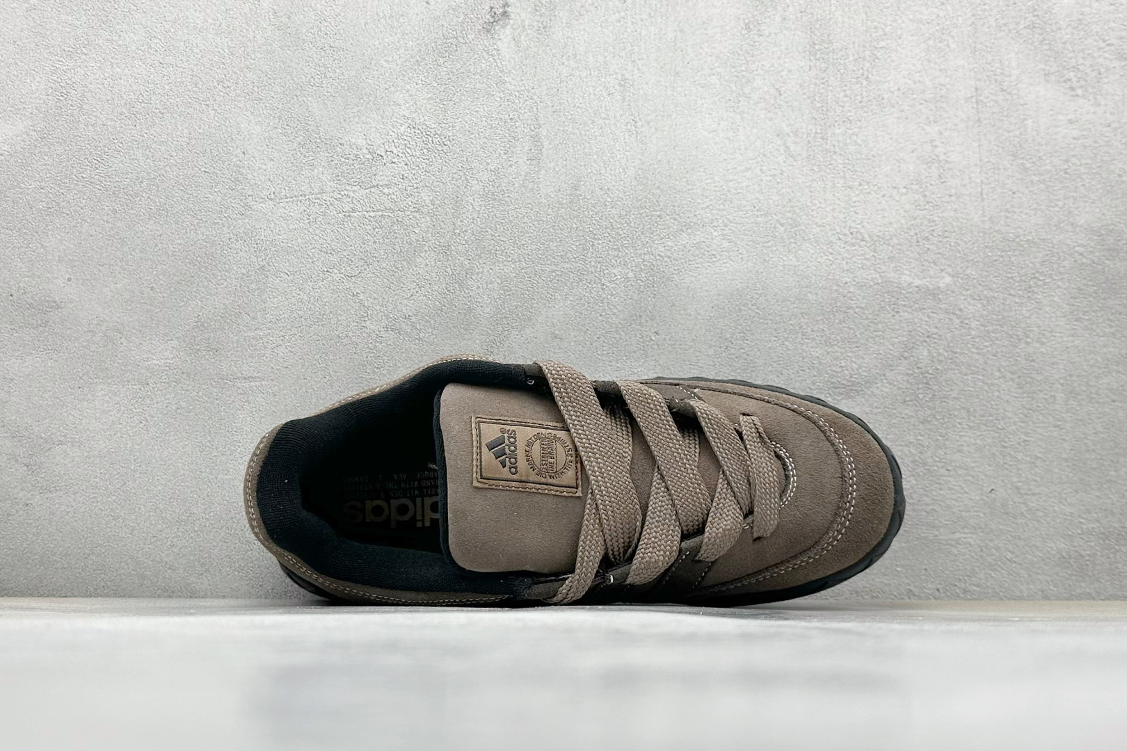 TG版 Adidas Adimatic Low 马蒂奇系列低帮 复古鲨鱼面包鞋运动休闲滑板板鞋 IE7363