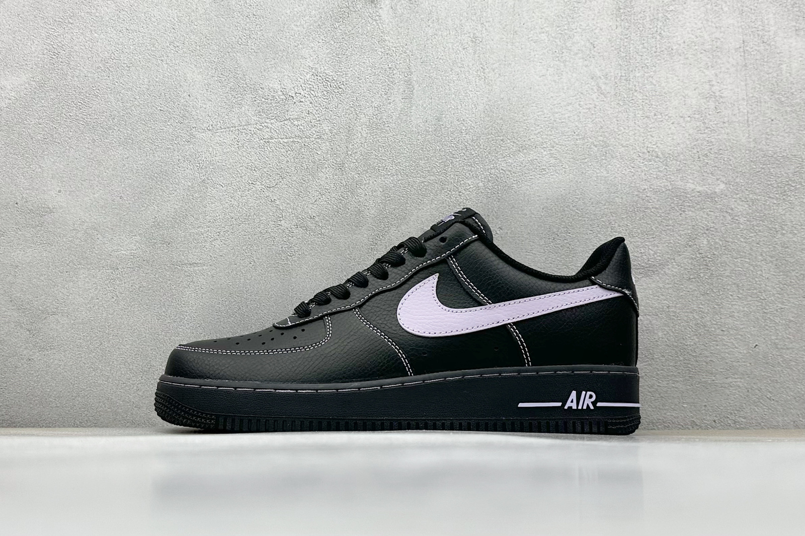  
Air Force 1 '07 Low 黑紫
原楦头原纸板 打造纯正空军版型
#专注外贸渠道 全掌内