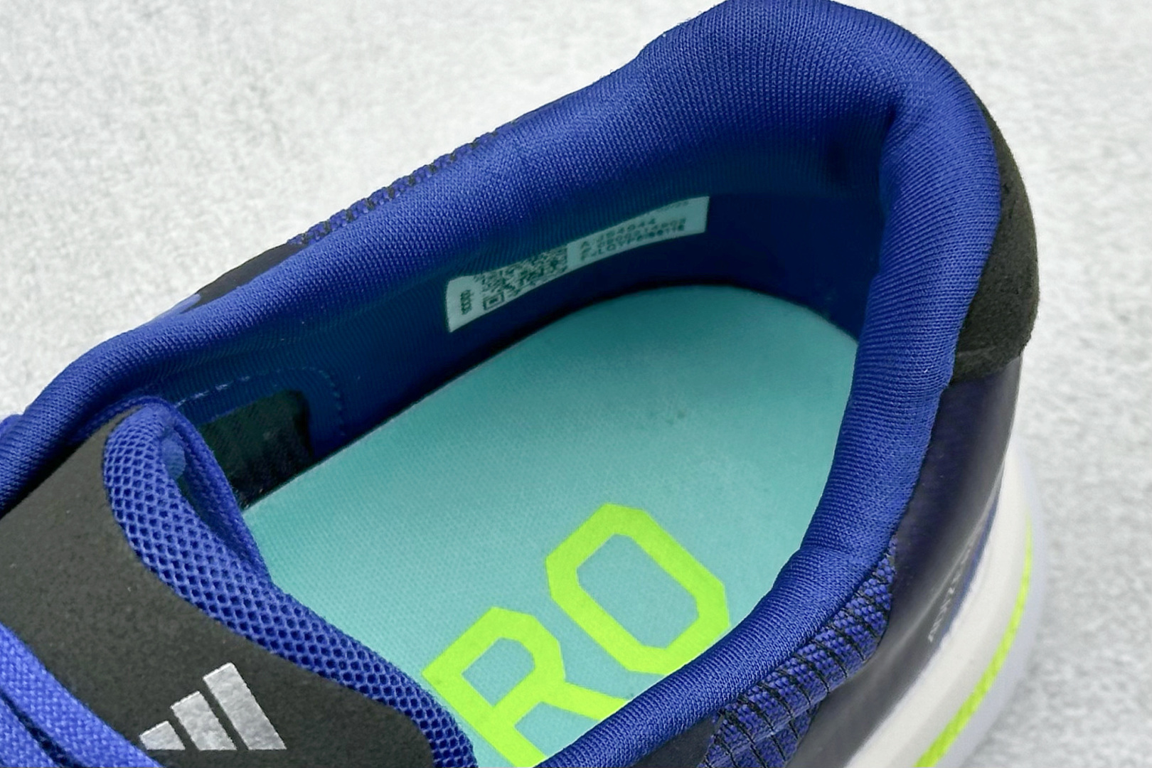  
Adidas Adizero Boston 13 阿迪透气低帮跑步鞋

货号：JS4944
尺码：