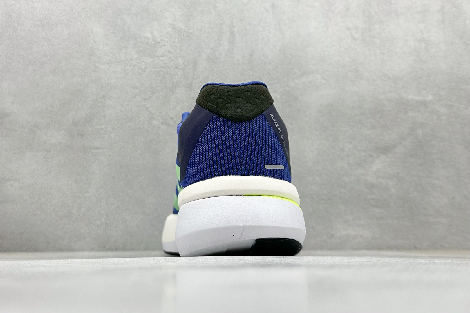  
Adidas Adizero Boston 13 阿迪透气低帮跑步鞋

货号：JS4944
尺码：