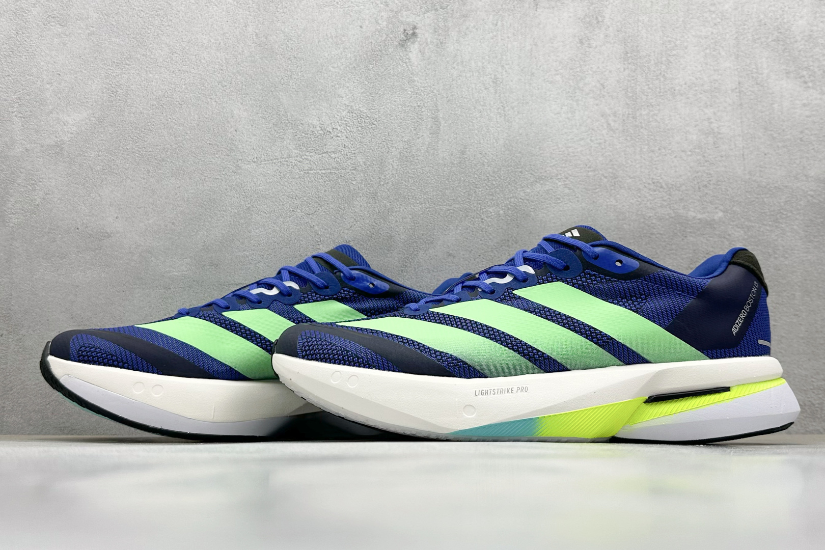  
Adidas Adizero Boston 13 阿迪透气低帮跑步鞋

货号：JS4944
尺码：