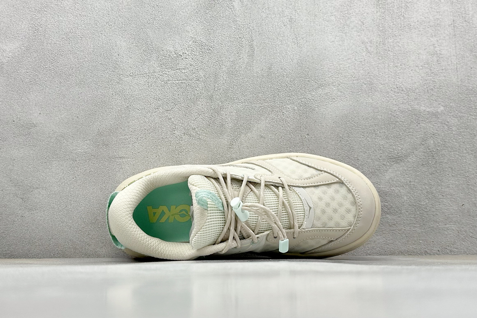 YH版 HOKA XBON B3LS 鞋头采用牛皮革材质