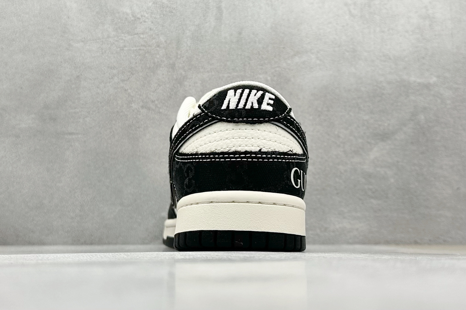  
Nike SB Dunk Low x GUCCI  黑白
纯原大厂出品 极力推荐
原装头层材料 独家