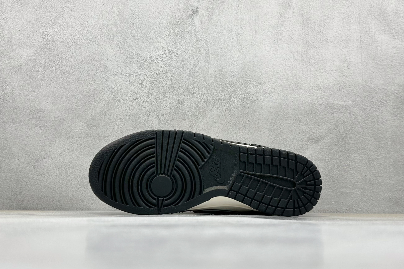  
Nike SB Dunk Low x GUCCI  黑白
纯原大厂出品 极力推荐
原装头层材料 独家